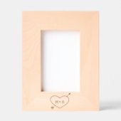 Liefdeshart met pijl & initialen van romantisch st gegraveerde lijstjes (Voorkant)