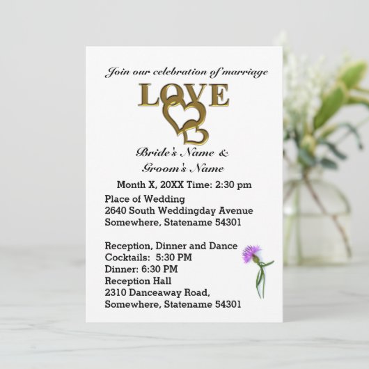 Liefdesharten en Paarse Thistle bruiloft uitnodigi Kaart (Staand voorkant)