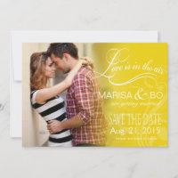 Liefdesmist foto save the date | geel