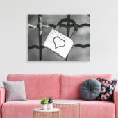 Liefdesslot in zwart-wit canvas print (Insitu (Woonkamer))