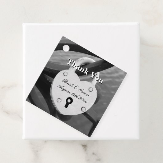 Liefdesslot met sleutelgat gepersonaliseerde bruil bedankjes labels (In situ)