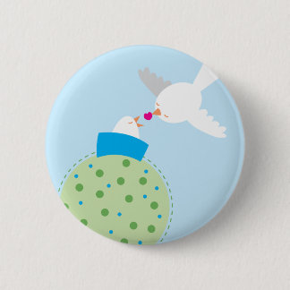 liefdesvogels geven ronde button 5,7 cm