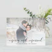 Liefdevol script | Vrolijk en getrouwd met foto Feestdagenkaart (Staand voorkant)