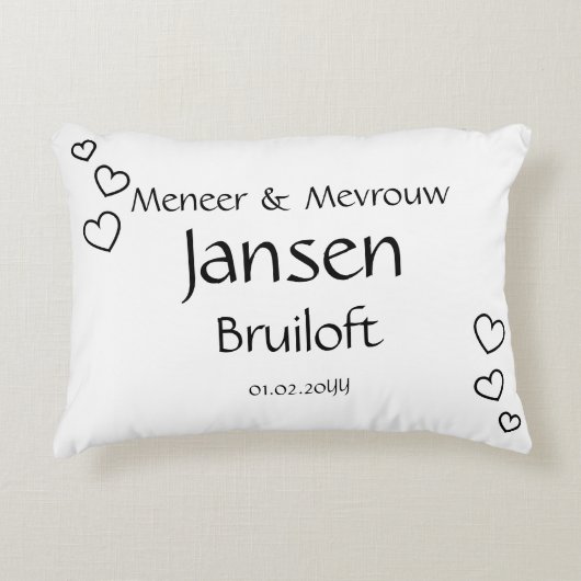 Liefdevol Trouwcadeau – Kussen met Naam en Datum - (Voorkant)