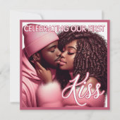 Liefdevolle Afro-Amerikaanse paar eerste kus roze Feestdagenkaart (Voorkant)