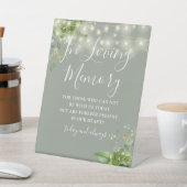 Liefdevolle herinnering Groen Lichten Sage Green W Reclamebord Met Voetstuk (Insitu)