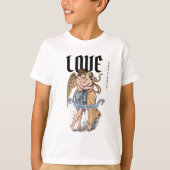 Liefdevolle Omhelzing – Illustratie van Romantisch T-shirt (Voorkant)