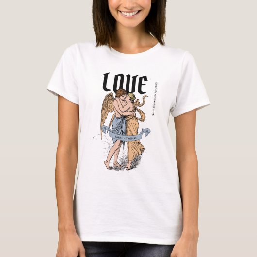 Liefdevolle Omhelzing – Illustratie van Romantisch T-shirt (Voorkant)