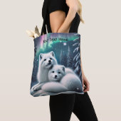 Liefdevolle poolvossen Noorderlicht Snowy Forest Tote Bag (Dichtbij)