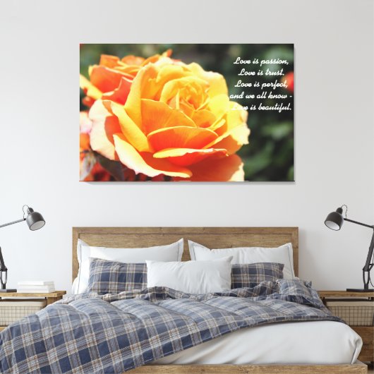 Liefgele rozenbloem - liefde is mooi canvas afdruk (Insitu (Slaapkamer))