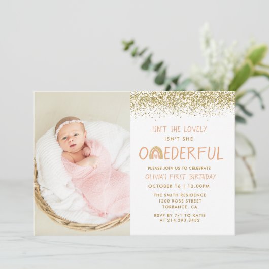 Lieflijke Pastel Regenboog 1e Verjaardagsfoto Kaart (Staand voorkant)