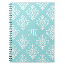 Lieve Aqua Blue en White Damask met Monogram