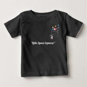 Lieve astronaut in zak met zwevende planeten