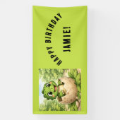 Lieve Baby Dinosaur Uit Het Ei Verjaardag Spandoek (Verticaal)