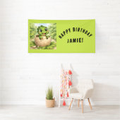 Lieve Baby Dinosaur Uit Het Ei Verjaardag Spandoek (Insitu)
