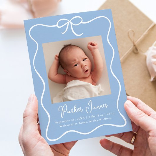 Lieve Blauwe Baby Jongen Foto Geboorte Aankondiging