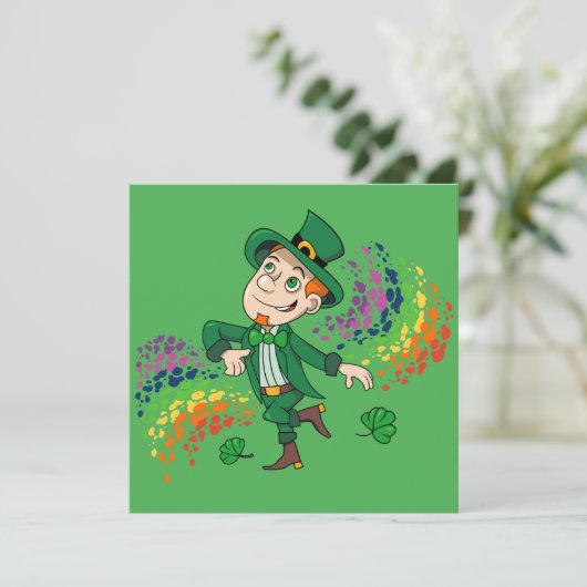 Lieve blije lachende dansende kabouter, een regenb kaart (Staand voorkant)