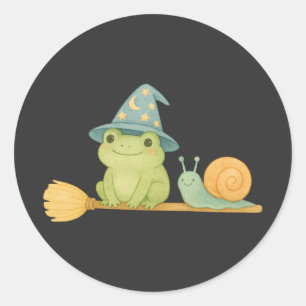 Lieve Heksenkikker Op Bezem met Slak Halloween Ronde Sticker