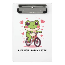 Lieve kikker die op een fiets rijdt | Grappig gesc Mini Klembord