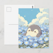 Lieve Pinguïn in Blauwe Bloemenweide Briefkaart (Voorkant / Achterkant)