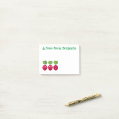Lieve radijsjes zingende drietal stripgroenten post-it® notes (Op bureau)