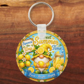 Lieve zomertijdkabouter sleutelhanger (Voorkant)