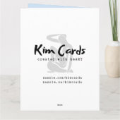 Lieve zwangere moeder in pastelkleuren in de natuu kaart (Achterkant)