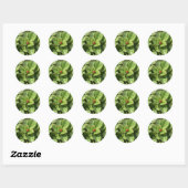 Lieveheersbeestje in het park ronde sticker (Vel)