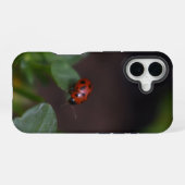 Lieveheersbeestje op Bloemen iPhone 16 Hoesje (Achterkant horizontaal)