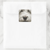 Lieveheersbeestje op de neus van een Shaggy Dog Vierkante Sticker (Tas)
