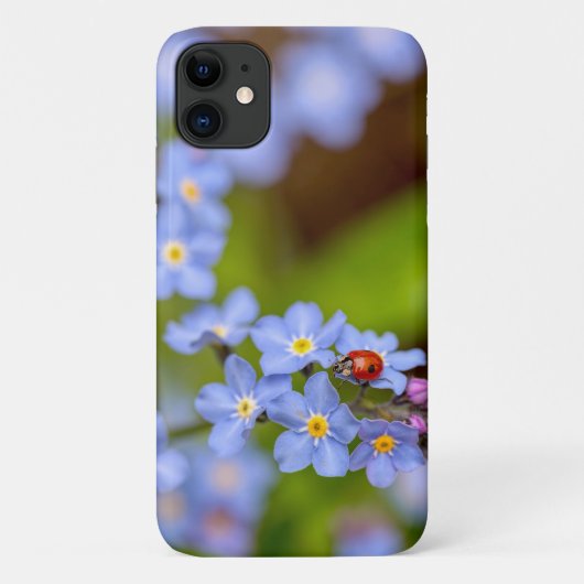 Lieveheersbeestje op For-get-me-not iPhone Case (Achterkant)