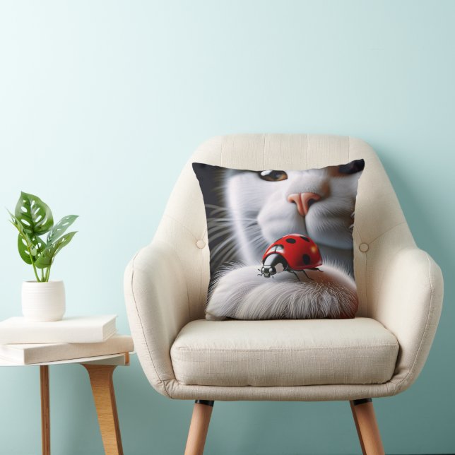 Lieveheersbeestje Op Kat Poot Kussen (Stoel)