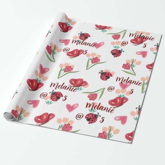 Lieveheersbeestje, vlinder en tulp hartpatroon cadeaupapier (Uitgerold)