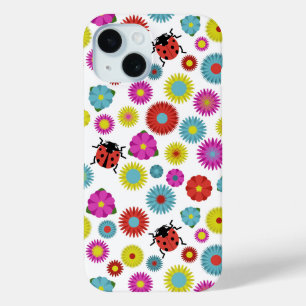 Lieveheersbeestjes in de tuin tussen de bloemen iPhone 15 case