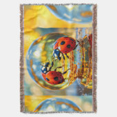 Lieveheersbeestjes in een druppel water deken (Voorkant Verticaal)