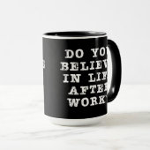 Life After Work op zwart Mok (Voorkant rechts)