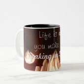 Life Coffee Tweekleurige Koffiemok (Voorkant links)