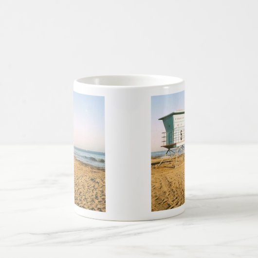 Lifeguard Tower in Santa Cruz Koffiemok (Center)