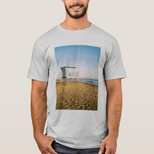 Lifeguard Tower in Santa Cruz T-shirt (Voorkant)