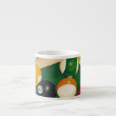 Lifelike Billiards Table met Balls en Chalk Espresso Kop (Voorkant)