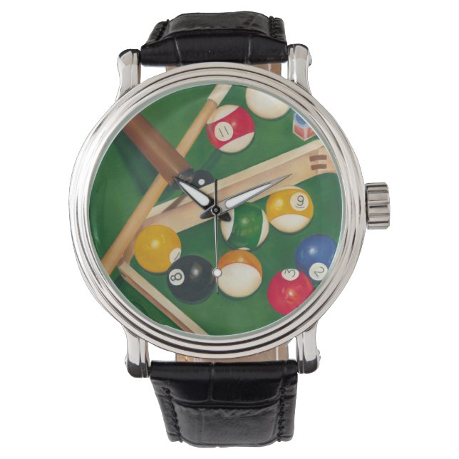 Lifelike Billiards Table met Balls en Chalk Horloge (Voorkant)