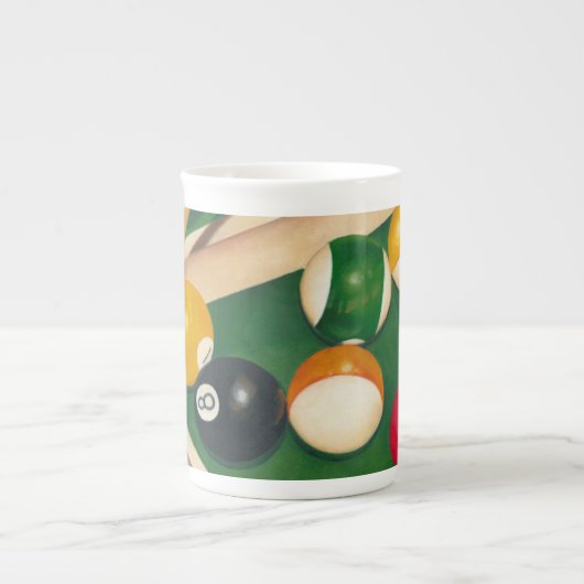 Lifelike Billiards Table met Balls en Chalk Porselein Kop (Voorkant)