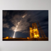 Liftoff of Cygnus Cargo Ship, on Mission to ISS Poster (Voorkant)