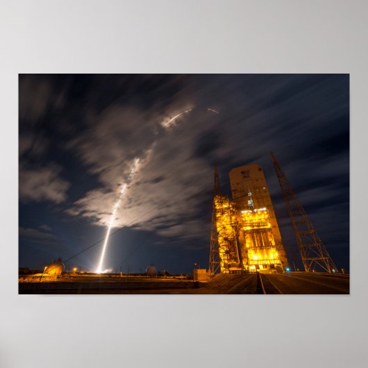 Liftoff of Cygnus Cargo Ship, on Mission to ISS Poster (Voorkant)