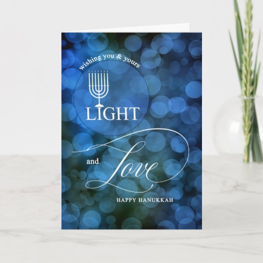 Light and Love Blue Bokeh Menorah Hanukkah Feestdagen Kaart (Voorkant)