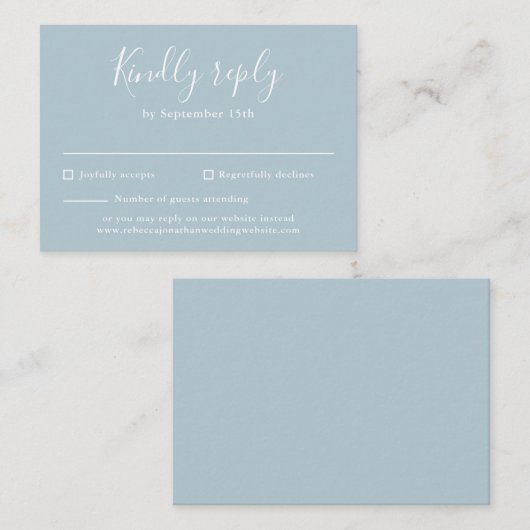 Light Blue Budget Modern Script Wedding RSVP Kaart (Voorkant / Achterkant)