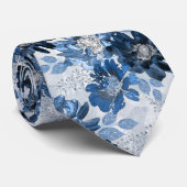 Light blue, dark blue flowers on light gray stropdas (Opgerold)