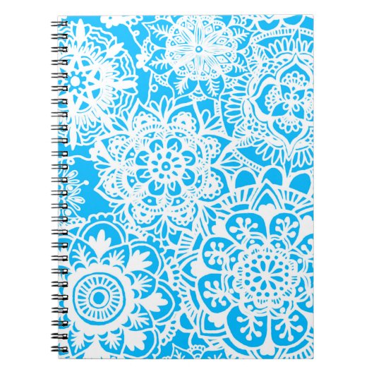 Light Blue en White Floral Mandala Pattern Notitieboek (Voorkant)