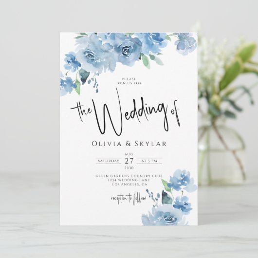 Light Blue Floral QR Code RSVP in één bruiloft Kaart (Staand voorkant)