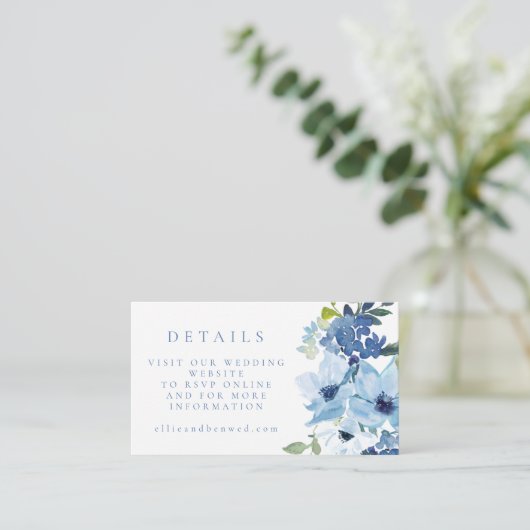 Light Blue Floral Wedding Website RSVP QR Code Informatiekaartje (Staand voorkant)